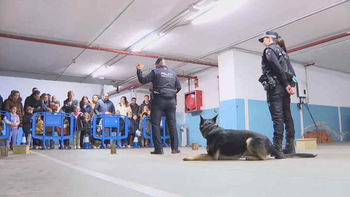 Jornadas de puertas abiertas de la Policía Municipal en Las Rozas por Navidad