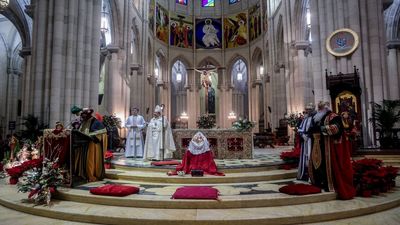 Los Reyes Magos visitan la Catedral de la Almudena