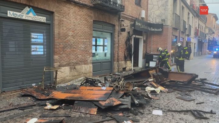 Un incendio afecta a dos viviendas del casco histórico de Alcalá de Henares