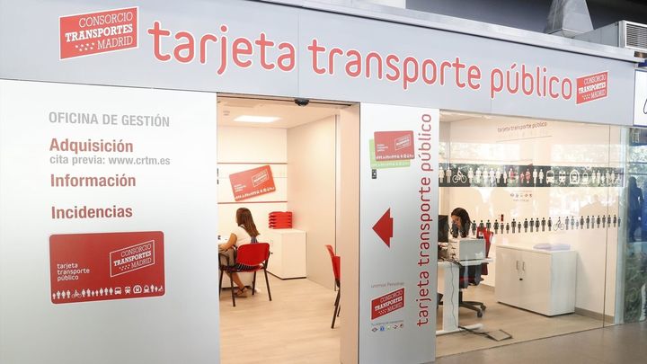 Se amplía un año la vigencia de las tarjetas de transporte público de los mayores de 65 años que caducaron