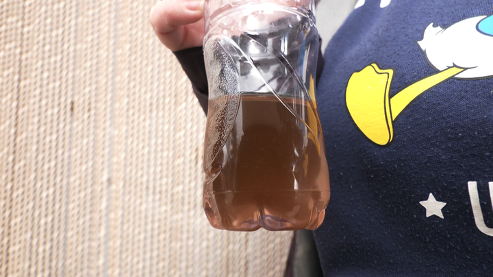 Más de un año viviendo con agua turbia y no potable en Aldea del Fresno