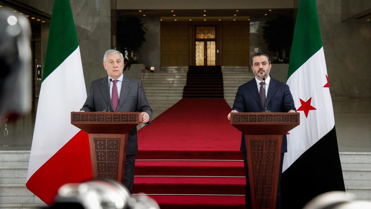 Antonio Tajani, Ministro de Exteriores de Italia, y Asaad al-Shibani, Ministro de Exteriores de Siria