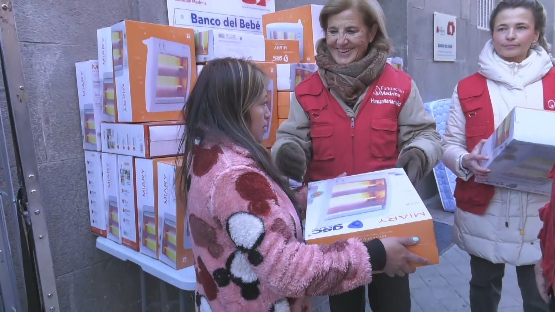 Fundación Madrina entrega 200 calefactores a familias en situación de pobreza energética