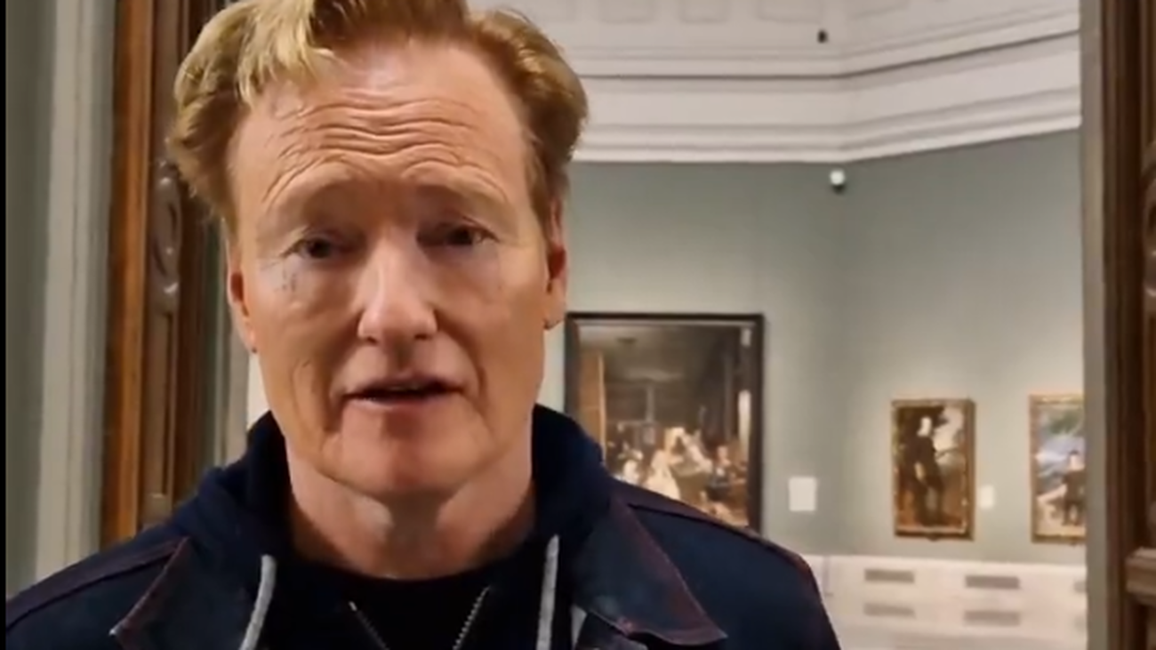 El cómico Conan O´Brien en el Museo del Prado