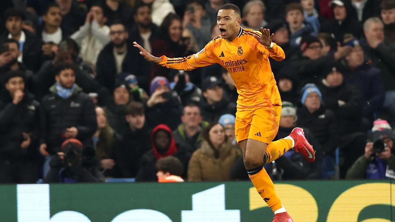 Kylian Mbappe celebra un gol ante el Manchester City