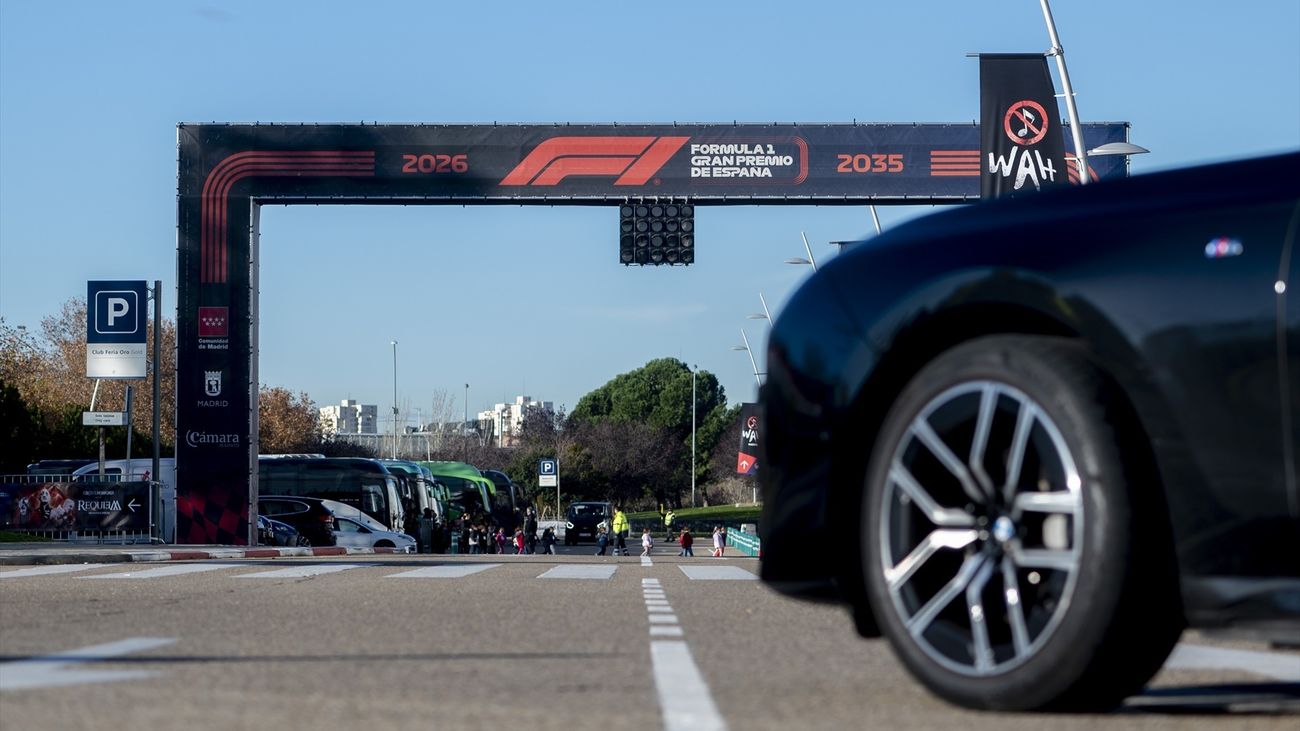 Arco de salida donde tendrá  lugar el  premio de España de Fórmula 1