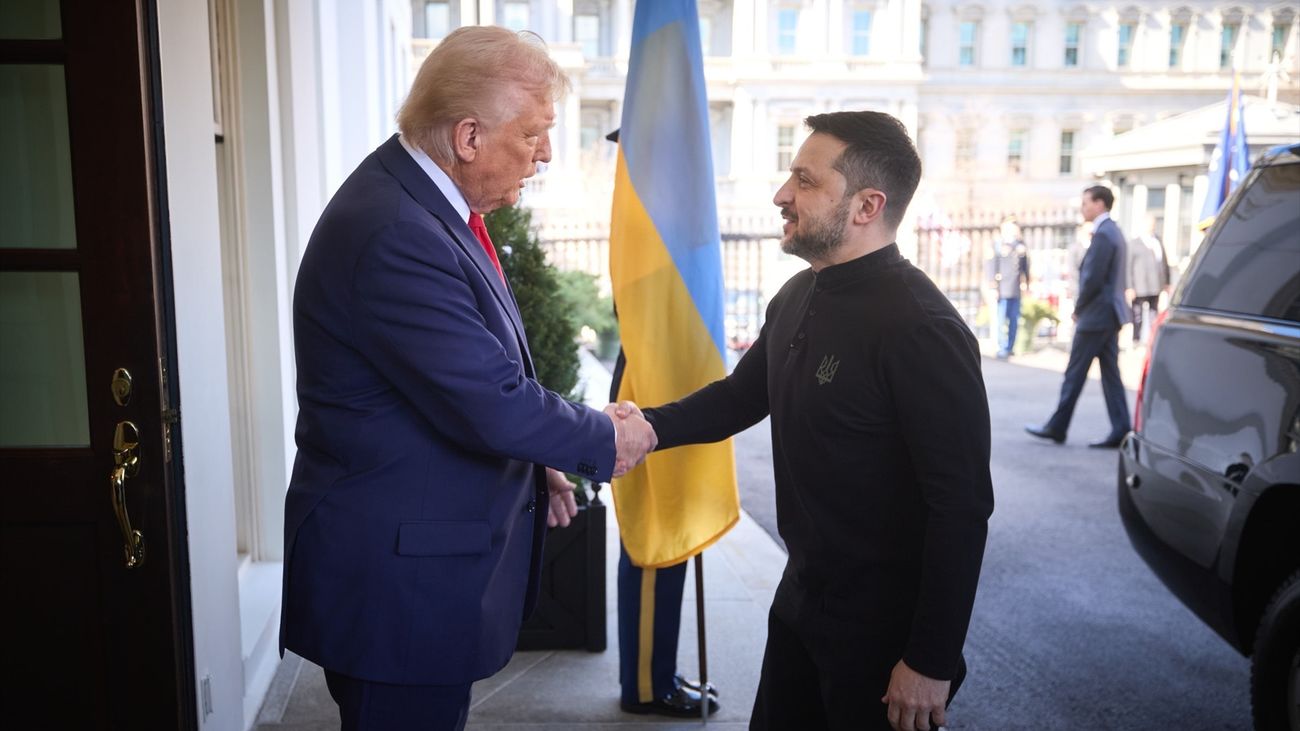 Zelenski saluda a Trump antes del encuentro en la Casa Blanca