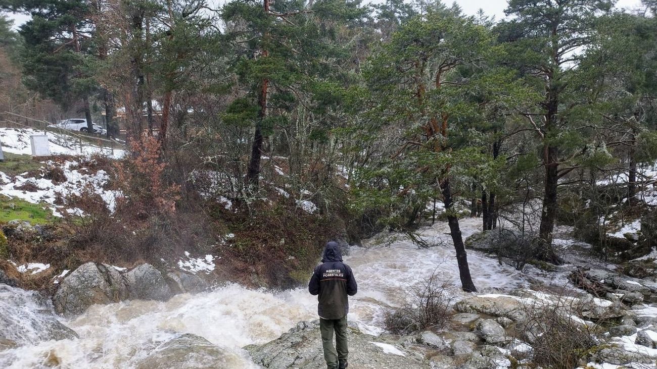 El río Lozoya baja con fuerza en el entorno de Rascafría