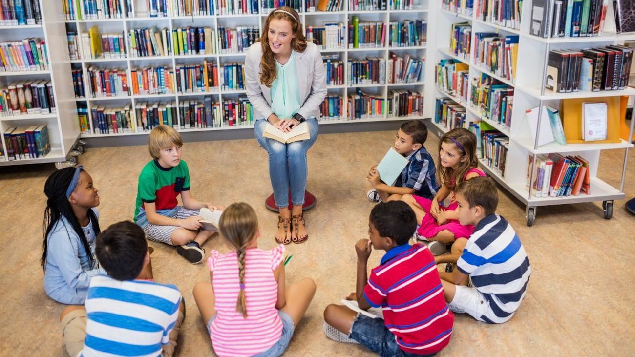 Taller de lectura infantil en una biblioteca pública de la Comunidad de Madrid