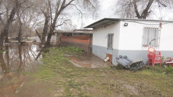 La lluvia desborda el Guadarrama y deja a Las Sabinas en estado de alerta: "Esto ya ha pasado tres veces"